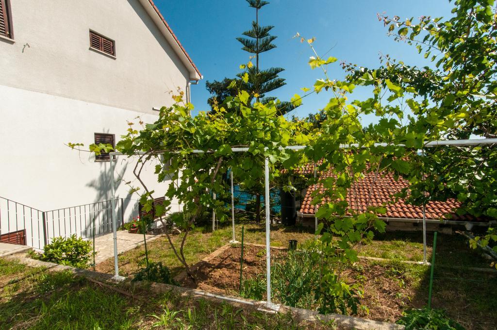 Apartments & Rooms Bianca Мали-Лошинь Экстерьер фото